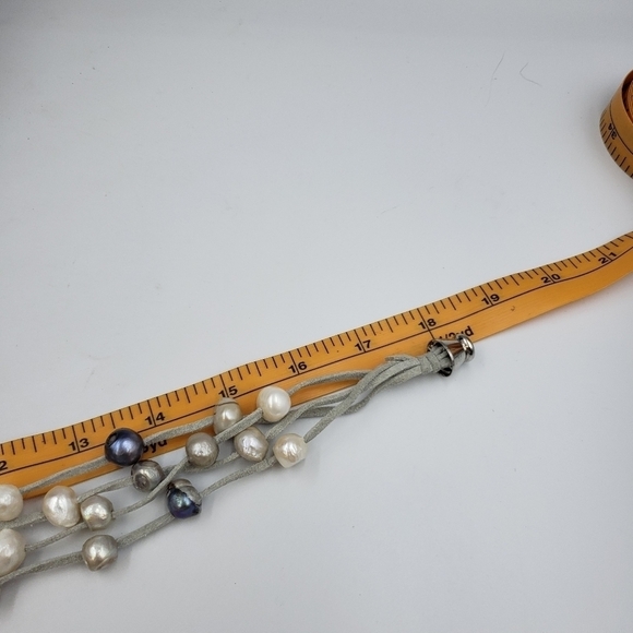 Freshwater Pearls on Suede Necklace Choker Grey Iridescent White 4 Strands - Picture 12 of 14